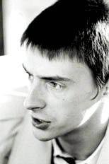 thumbnail link to photograph close up of Paul Weller